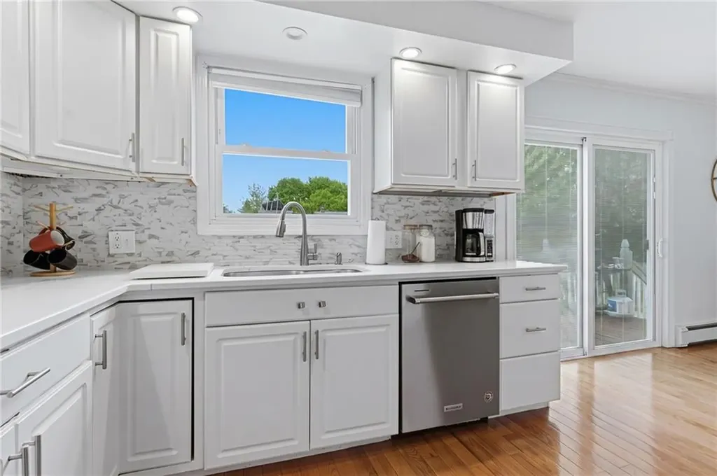 20 Stewart Street Warwick RI 02889