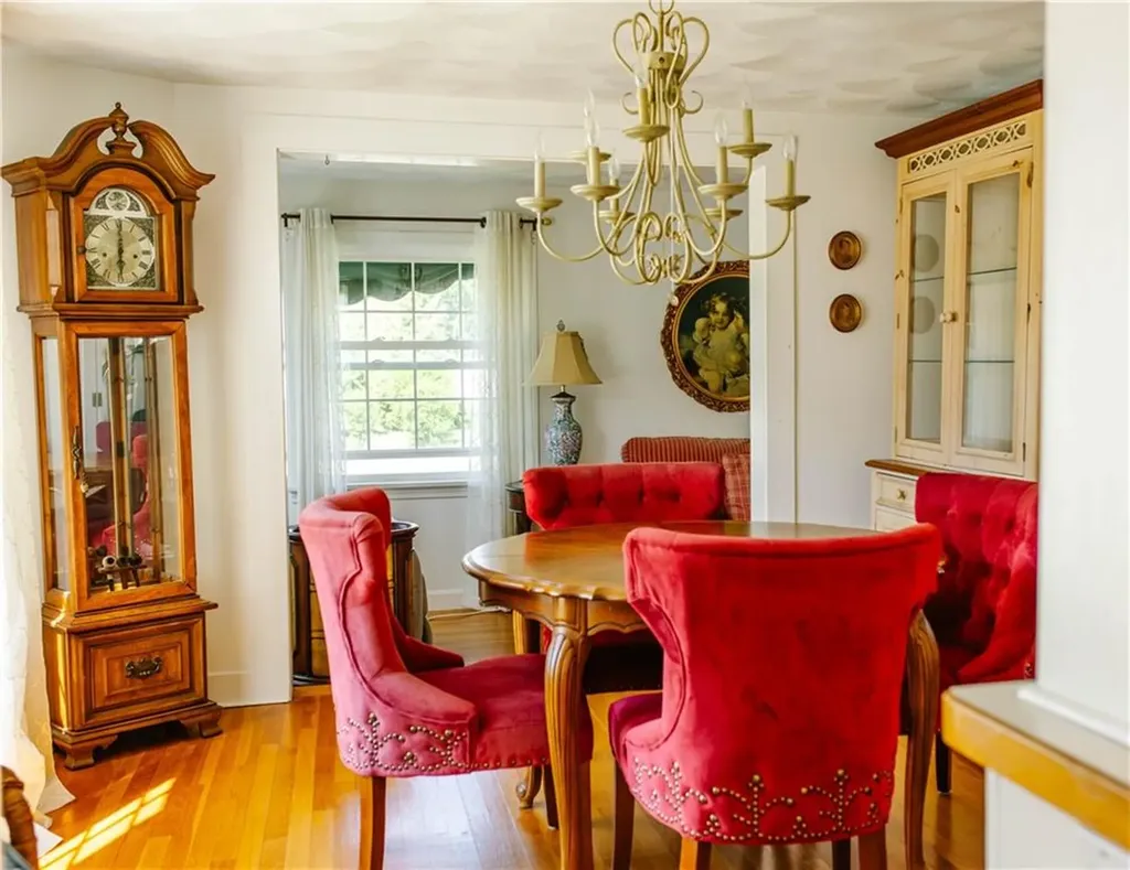165 Sowams Road Barrington RI 02806