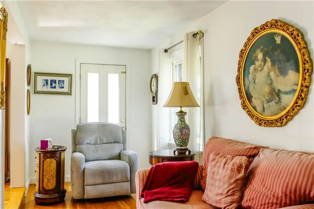 165 Sowams Road Barrington RI 02806