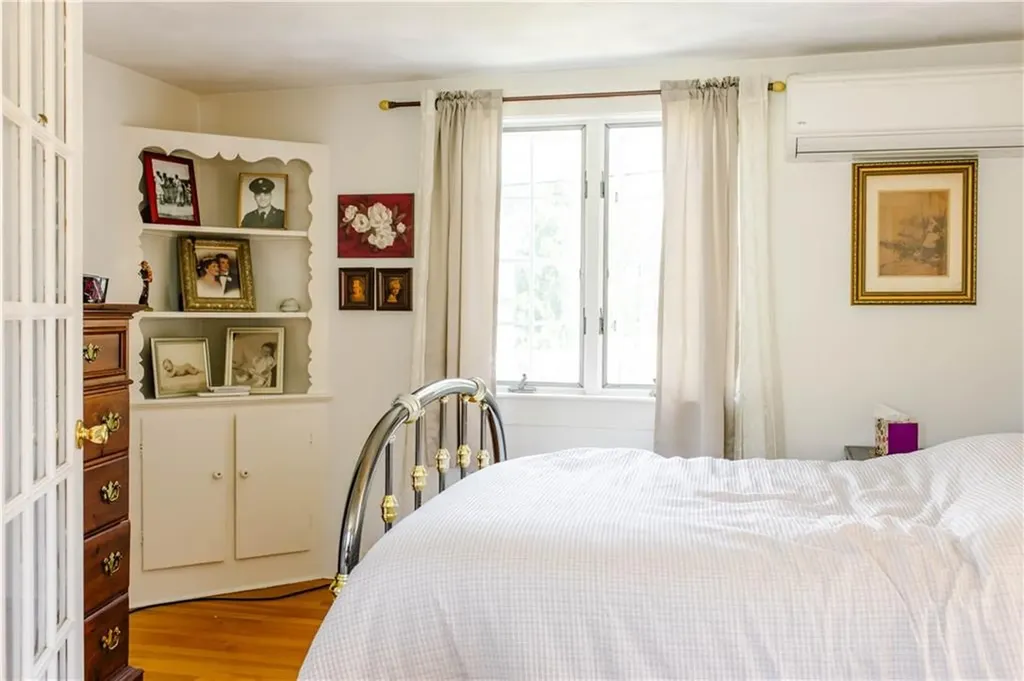 165 Sowams Road Barrington RI 02806