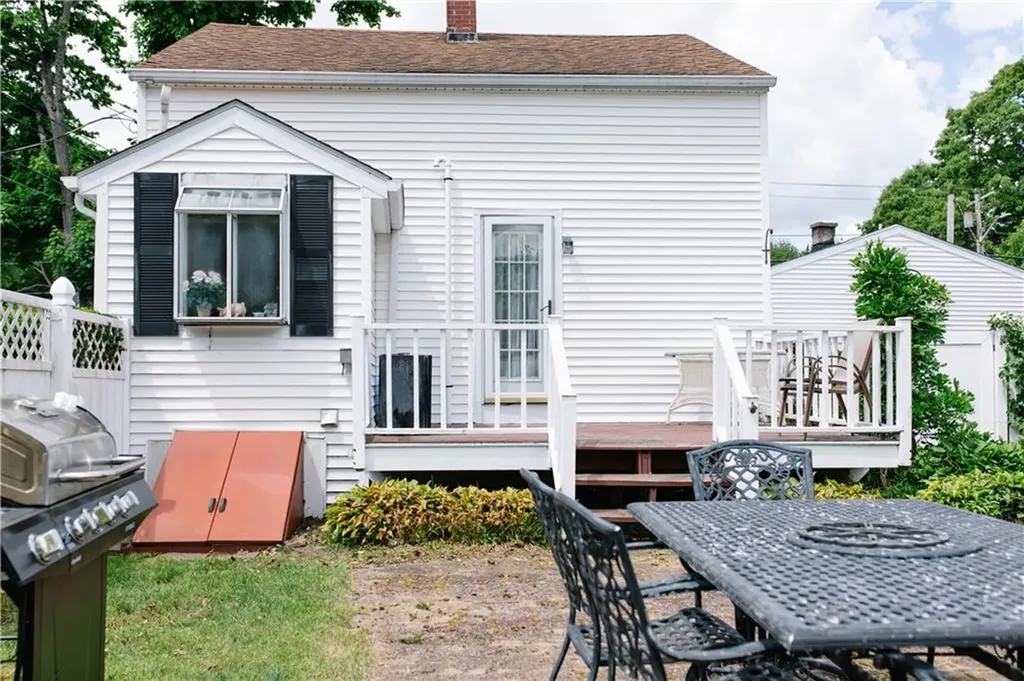 165 Sowams Road Barrington RI 02806
