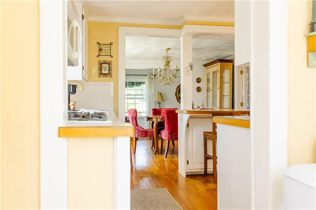 165 Sowams Road Barrington RI 02806