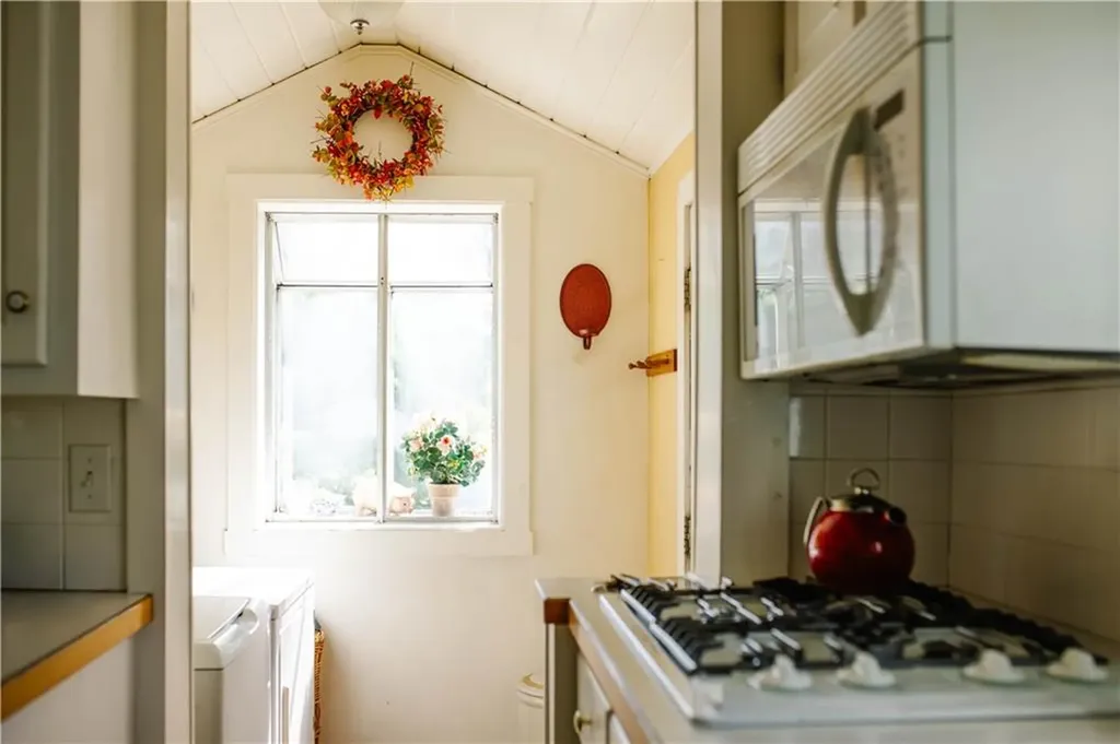 165 Sowams Road Barrington RI 02806