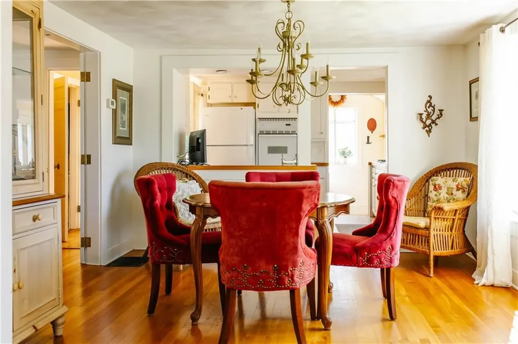 165 Sowams Road Barrington RI 02806