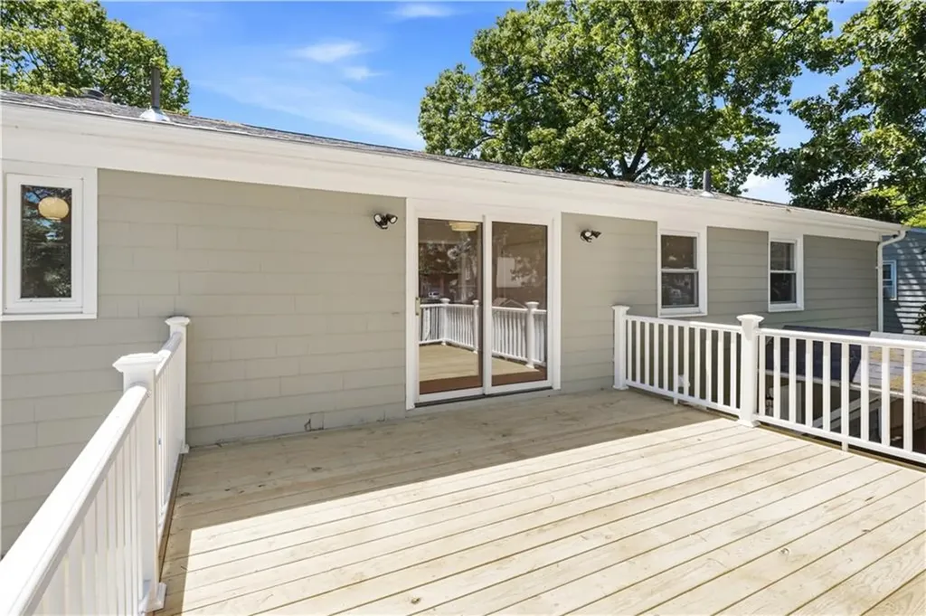 247 Asylum Road Warwick RI 02886