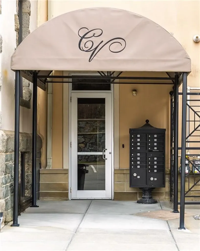1000 Chapel View Boulevard Cranston RI 02920