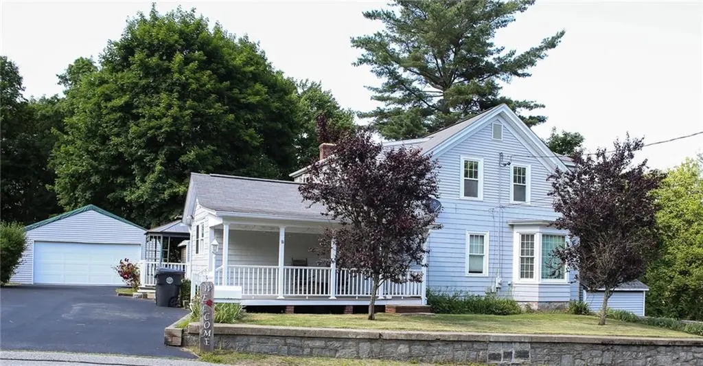 39 Sunrise Avenue West Warwick RI 02893