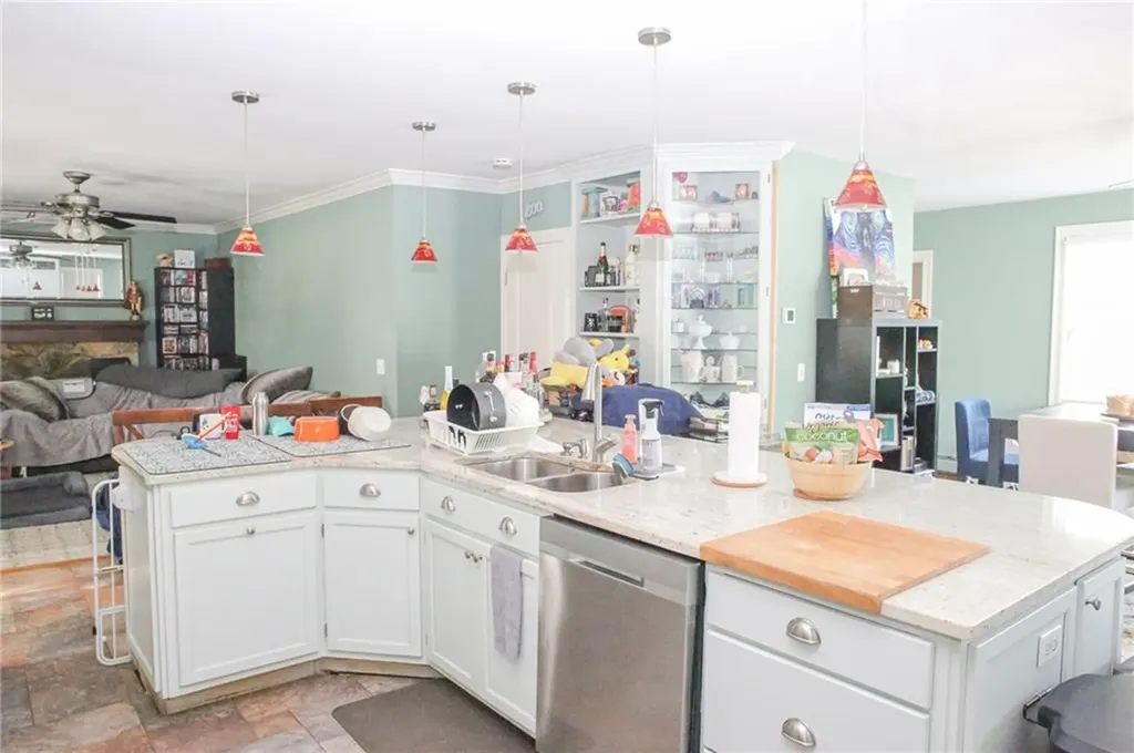 39 Sunrise Avenue West Warwick RI 02893