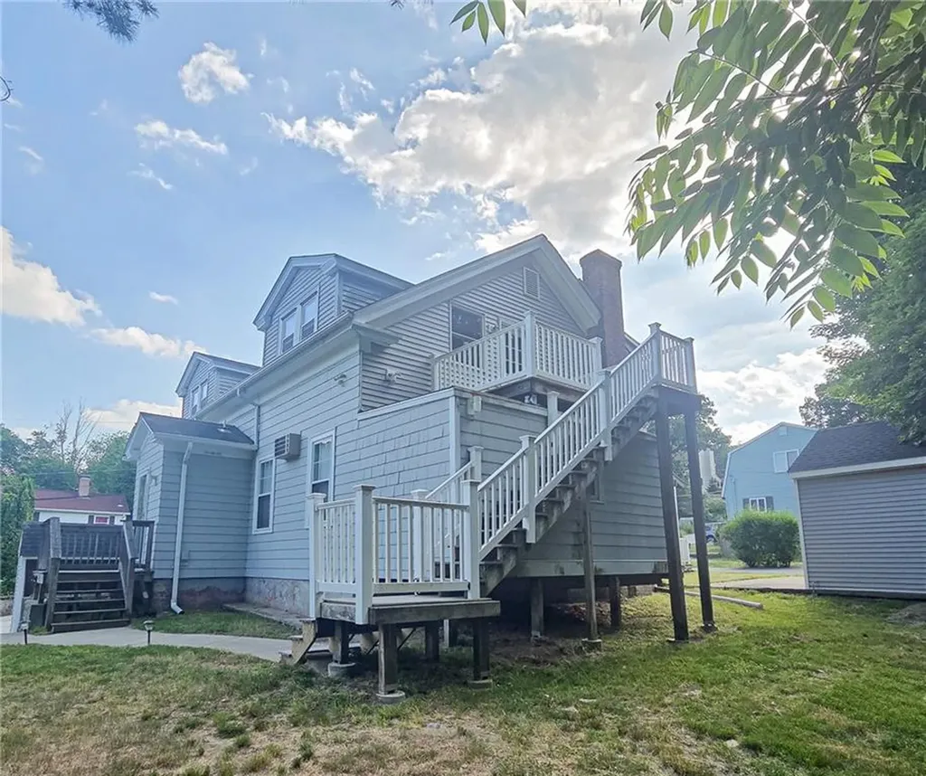 39 Sunrise Avenue West Warwick RI 02893
