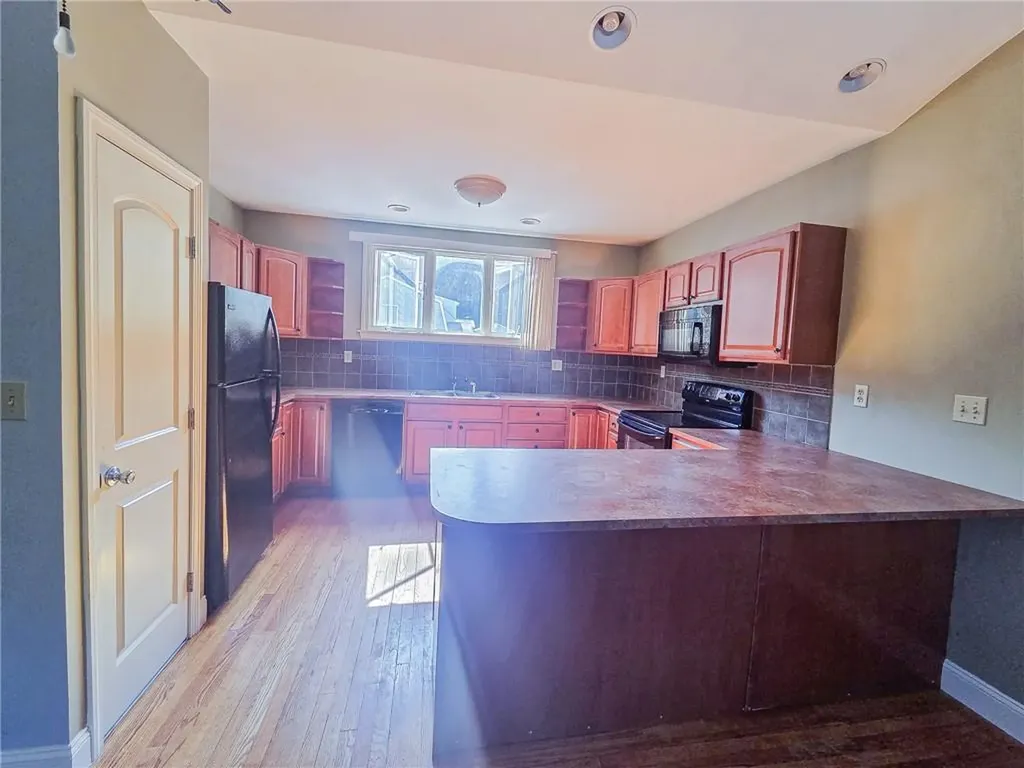 39 Sunrise Avenue West Warwick RI 02893