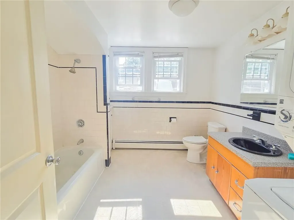 39 Sunrise Avenue West Warwick RI 02893
