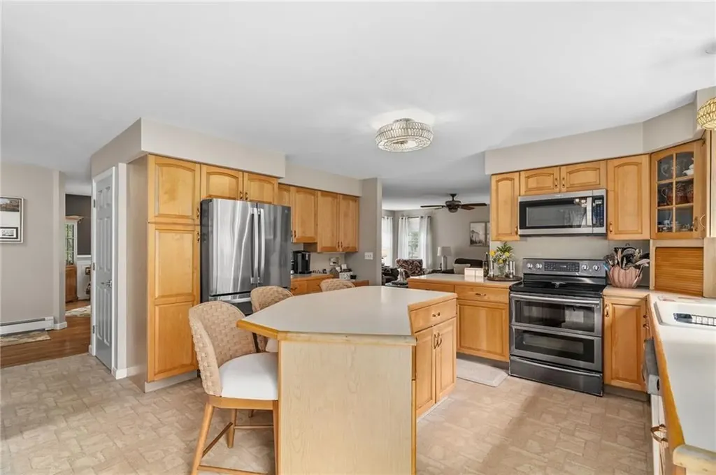21 Tilbury Drive Bristol RI 02809