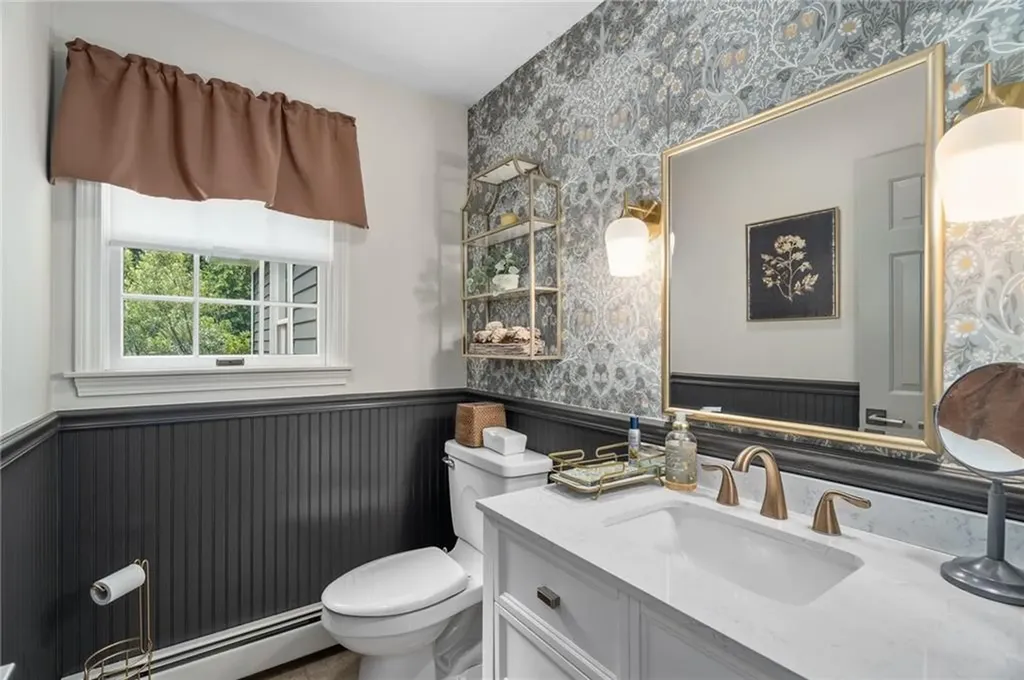 21 Tilbury Drive Bristol RI 02809