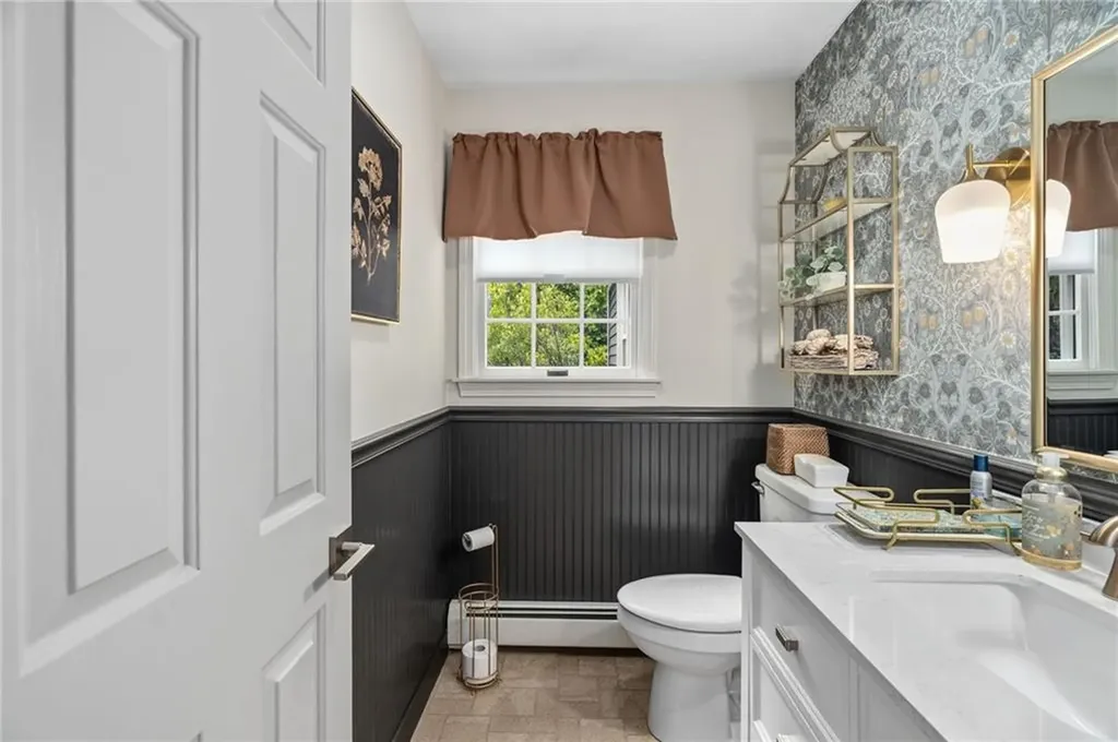 21 Tilbury Drive Bristol RI 02809