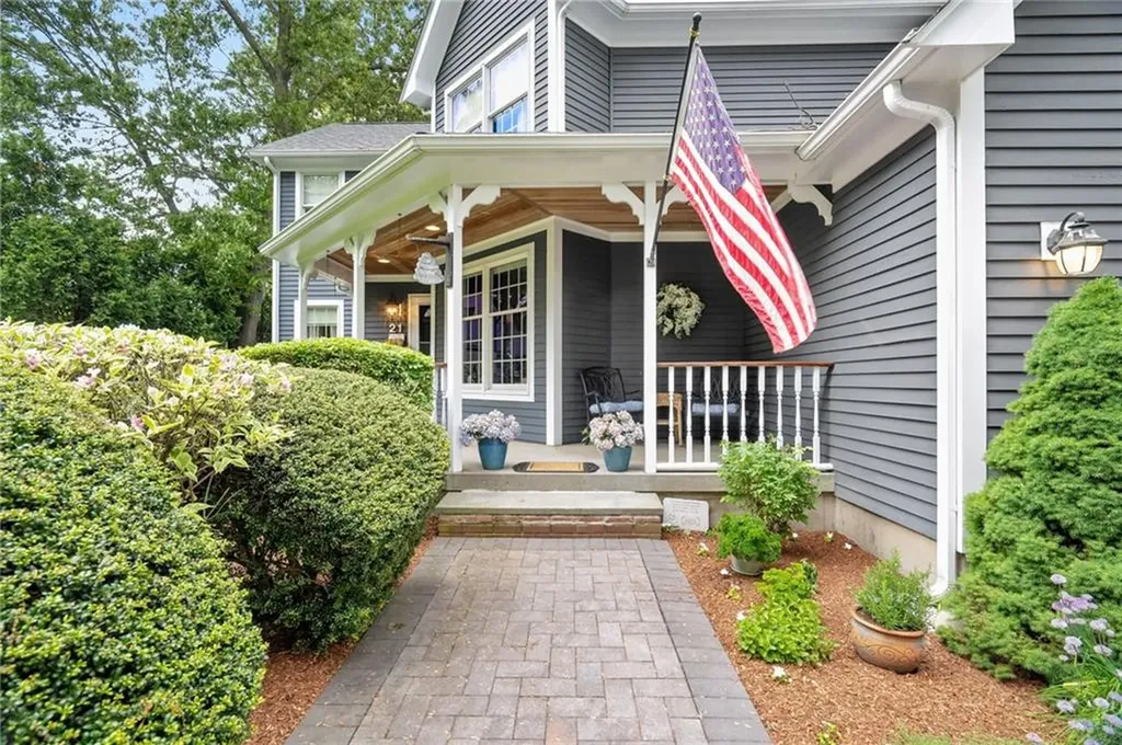 21 Tilbury Drive Bristol RI 02809