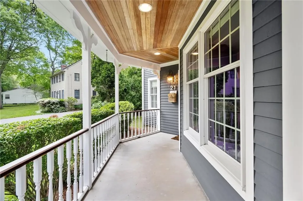21 Tilbury Drive Bristol RI 02809