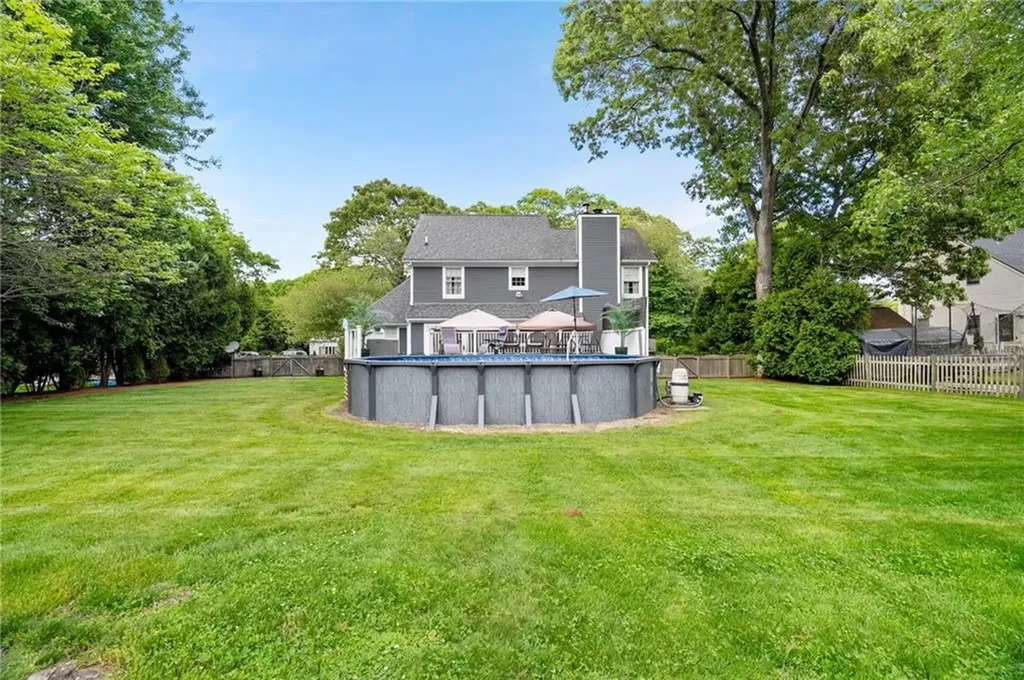 21 Tilbury Drive Bristol RI 02809