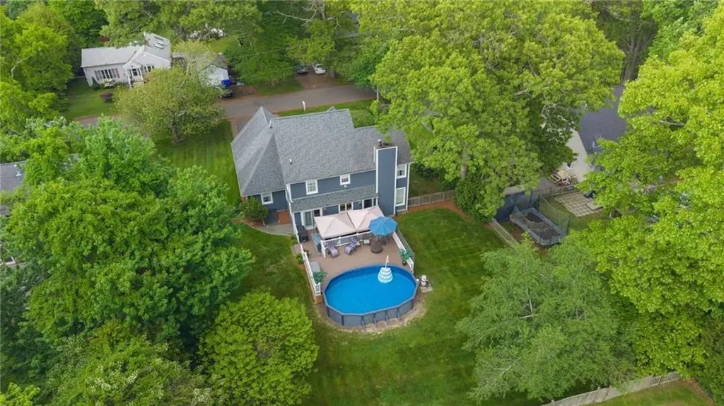 21 Tilbury Drive Bristol RI 02809