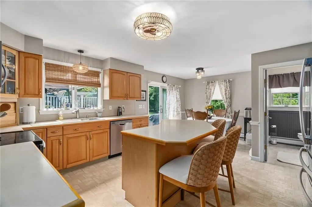 21 Tilbury Drive Bristol RI 02809
