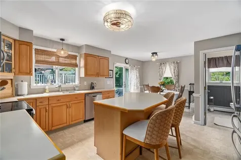 21 Tilbury Drive Bristol RI 02809
