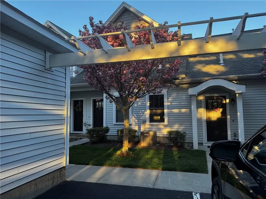301 West Shore Road Warwick RI 02886