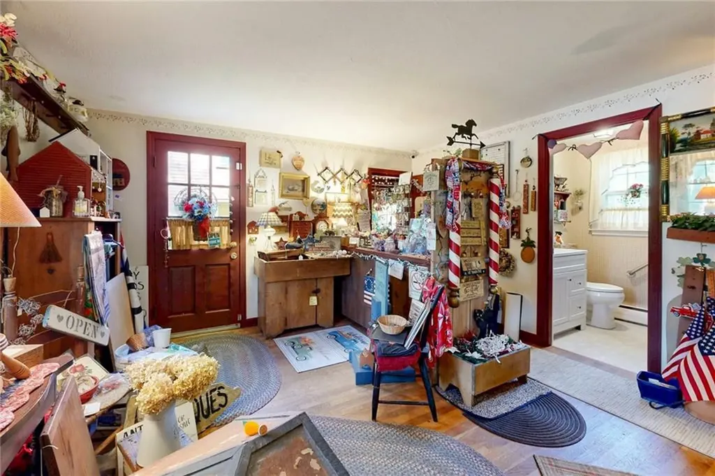 1503 Putnam Pike Glocester RI 02814