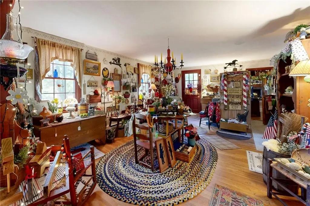 1503 Putnam Pike Glocester RI 02814