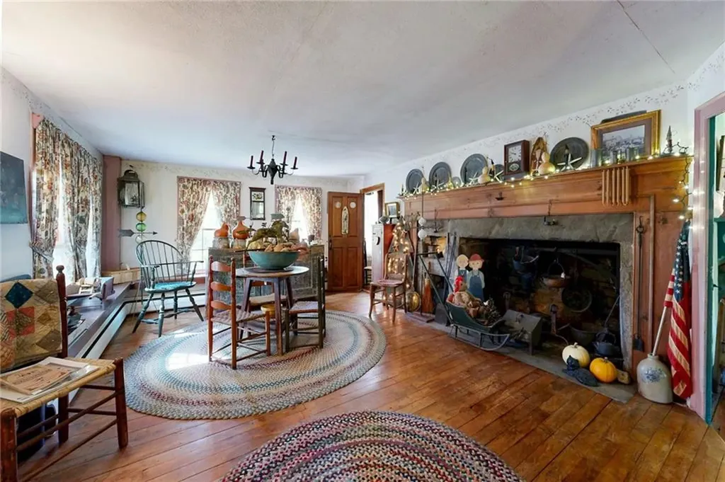 1503 Putnam Pike Glocester RI 02814