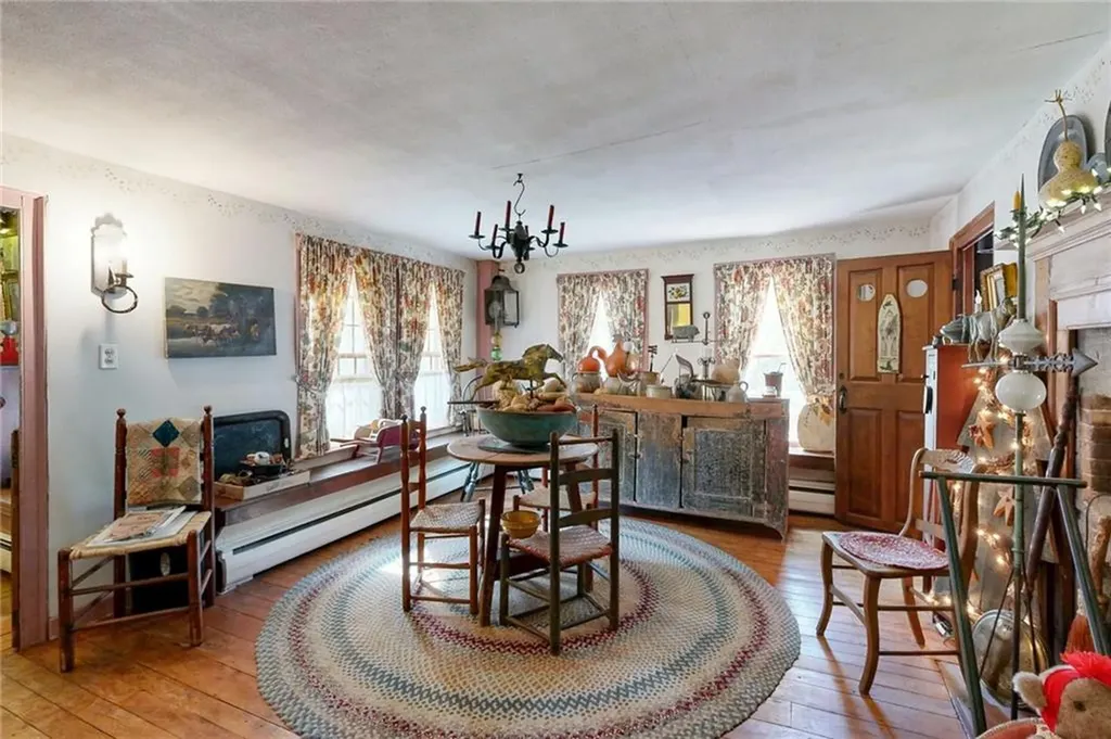 1503 Putnam Pike Glocester RI 02814
