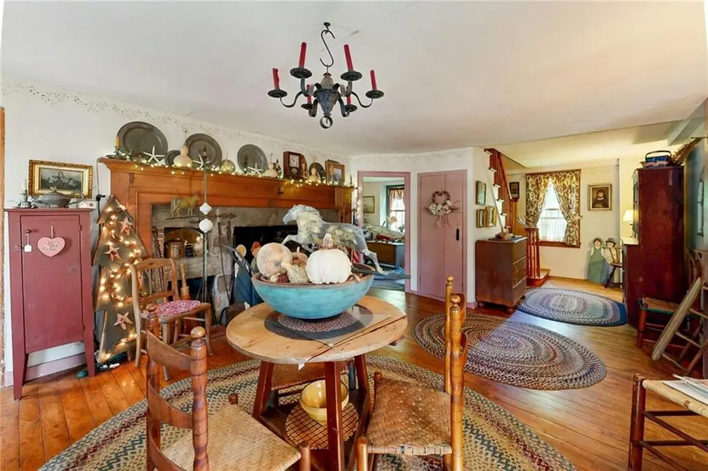 1503 Putnam Pike Glocester RI 02814