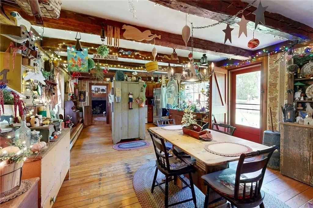 1503 Putnam Pike Glocester RI 02814