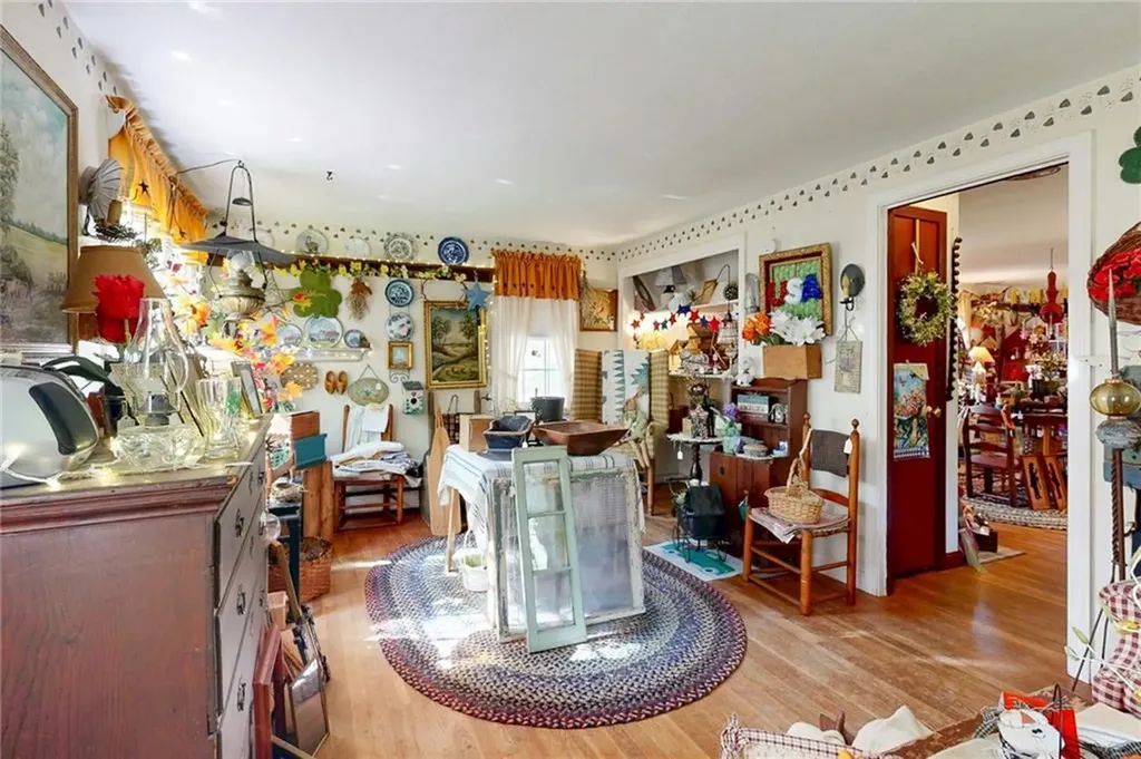 1503 Putnam Pike Glocester RI 02814