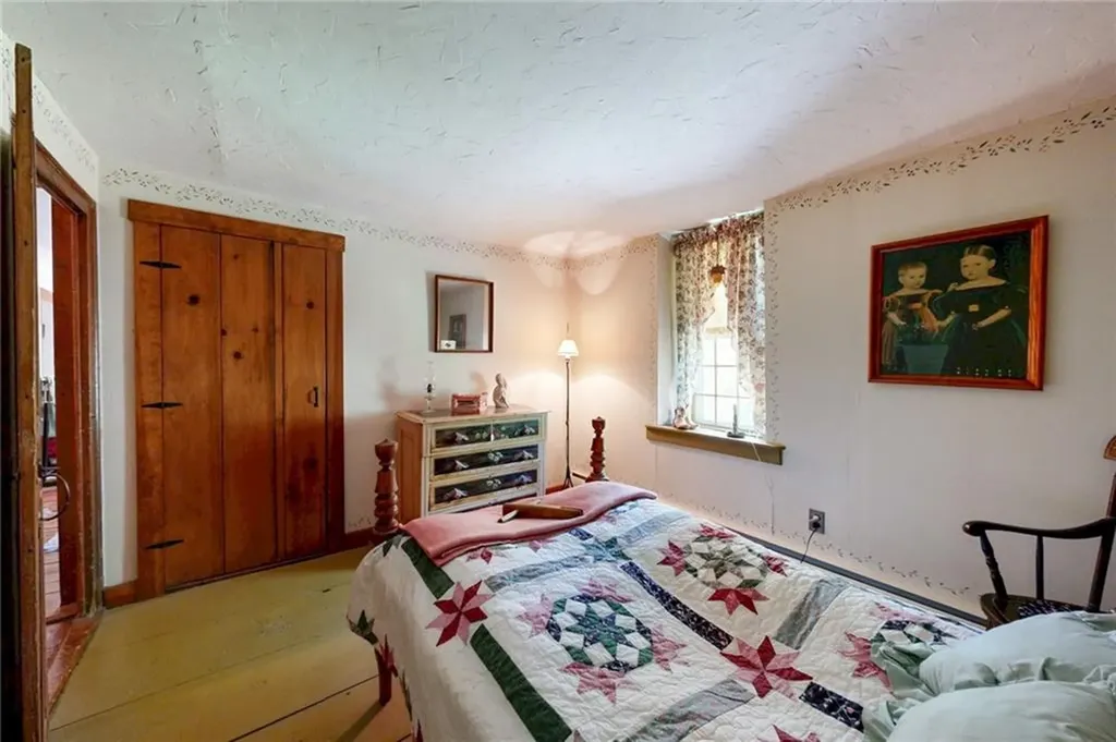 1503 Putnam Pike Glocester RI 02814