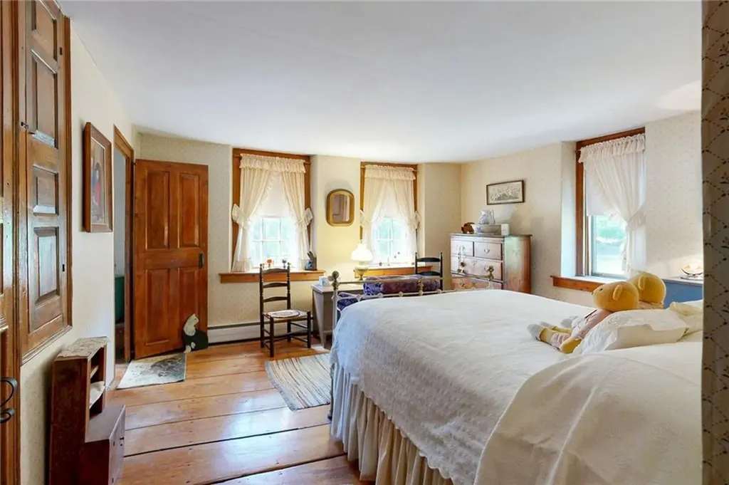 1503 Putnam Pike Glocester RI 02814