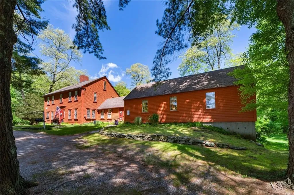 1503 Putnam Pike Glocester RI 02814