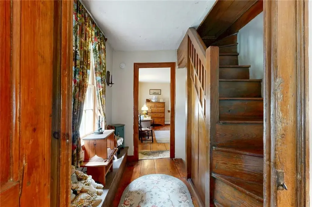 1503 Putnam Pike Glocester RI 02814