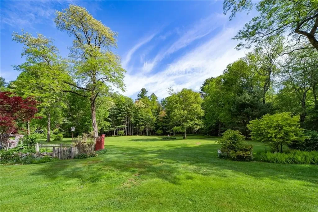 1503 Putnam Pike Glocester RI 02814