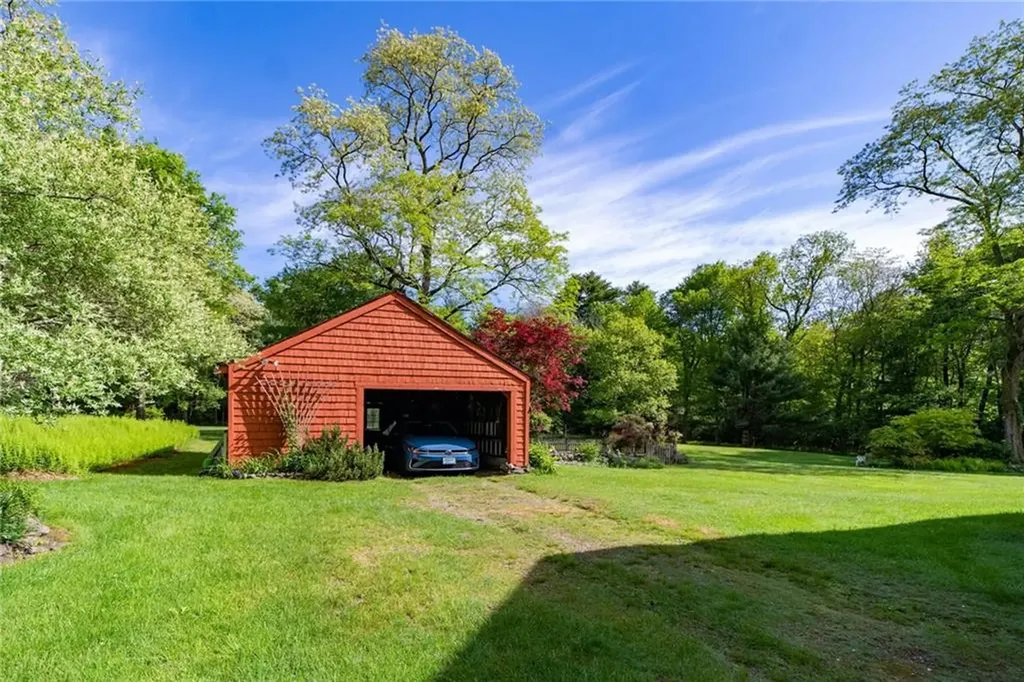 1503 Putnam Pike Glocester RI 02814