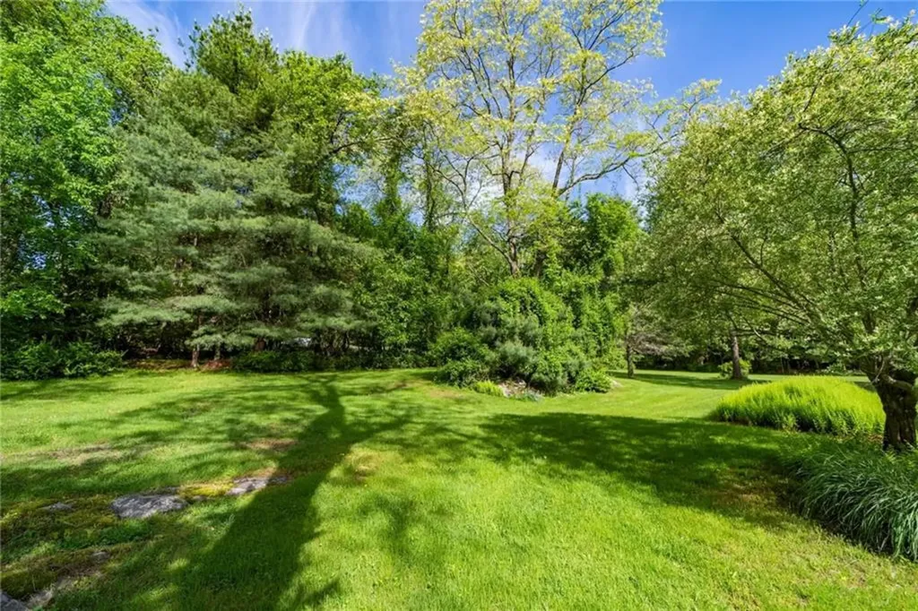 1503 Putnam Pike Glocester RI 02814