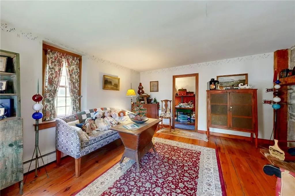 1503 Putnam Pike Glocester RI 02814