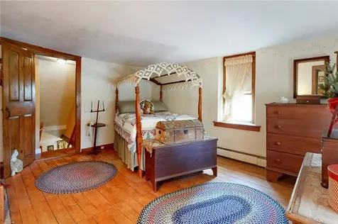 1503 Putnam Pike Glocester RI 02814