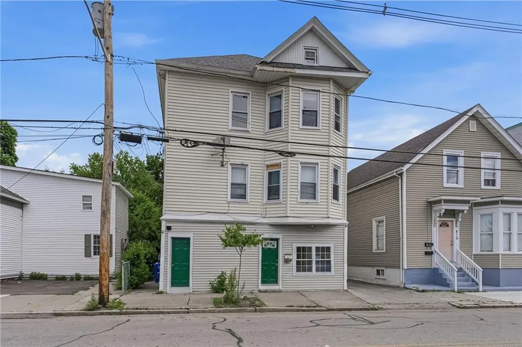 821 823 Potters Avenue Providence RI 02907