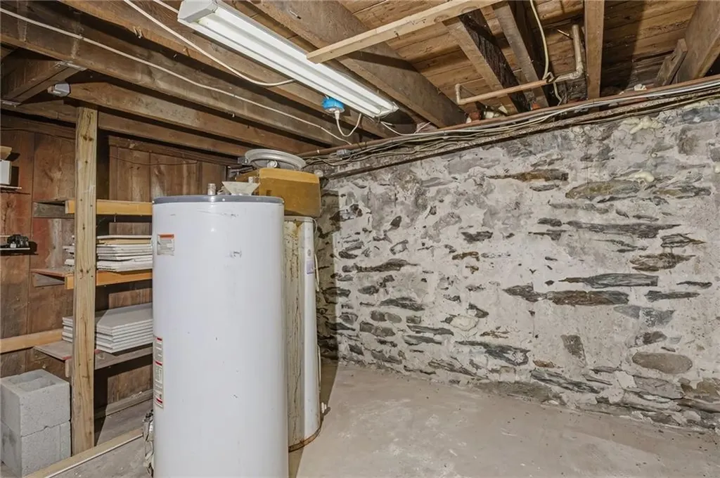 821 823 Potters Avenue Providence RI 02907