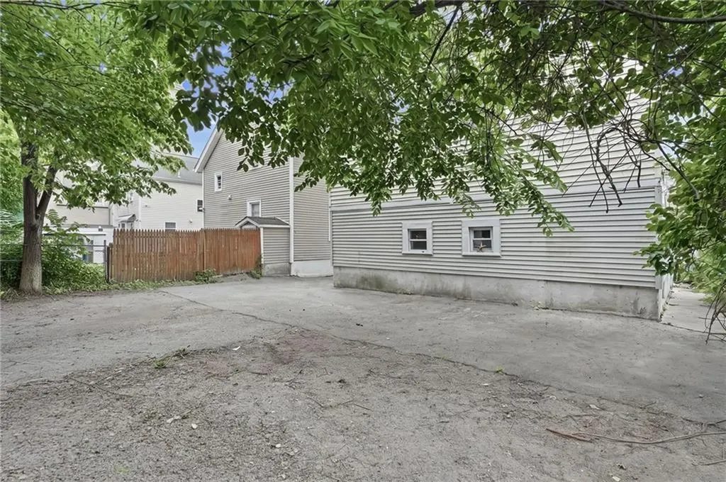 821 823 Potters Avenue Providence RI 02907