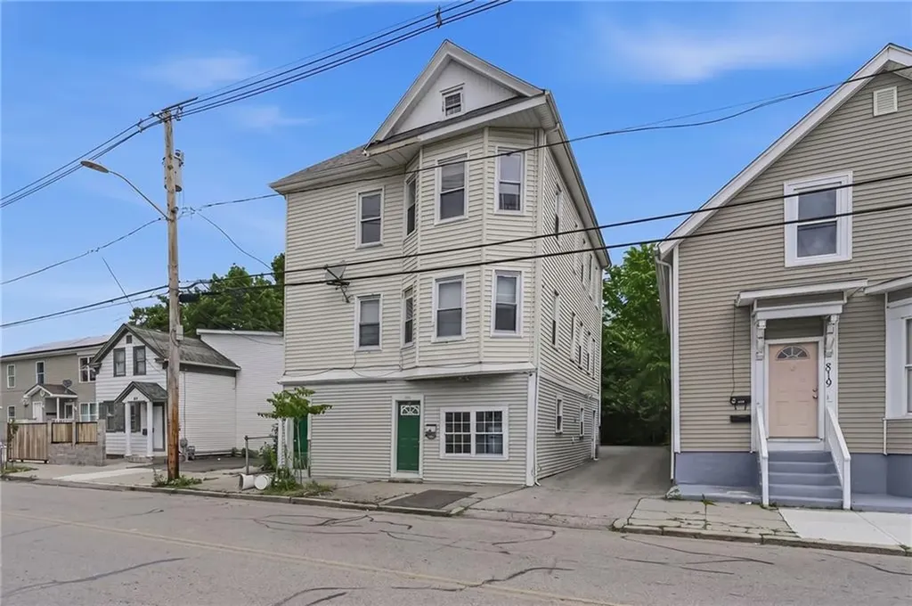 821 823 Potters Avenue Providence RI 02907