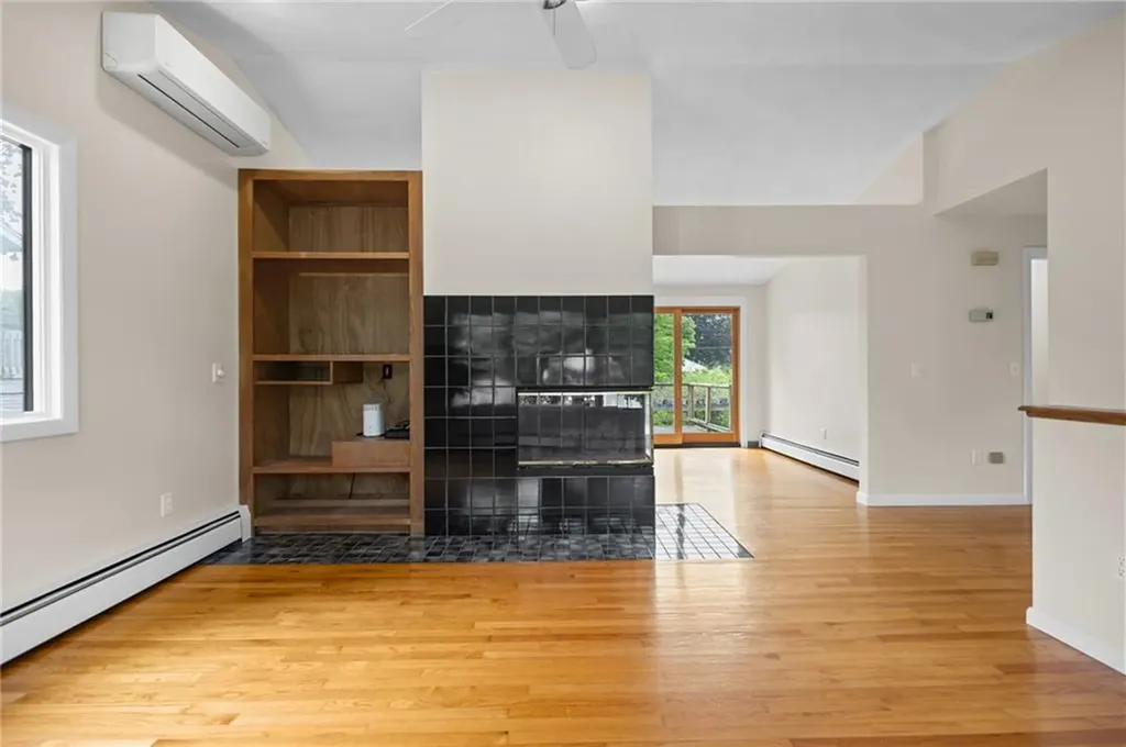 23 Lawndale Drive Warwick RI 02818