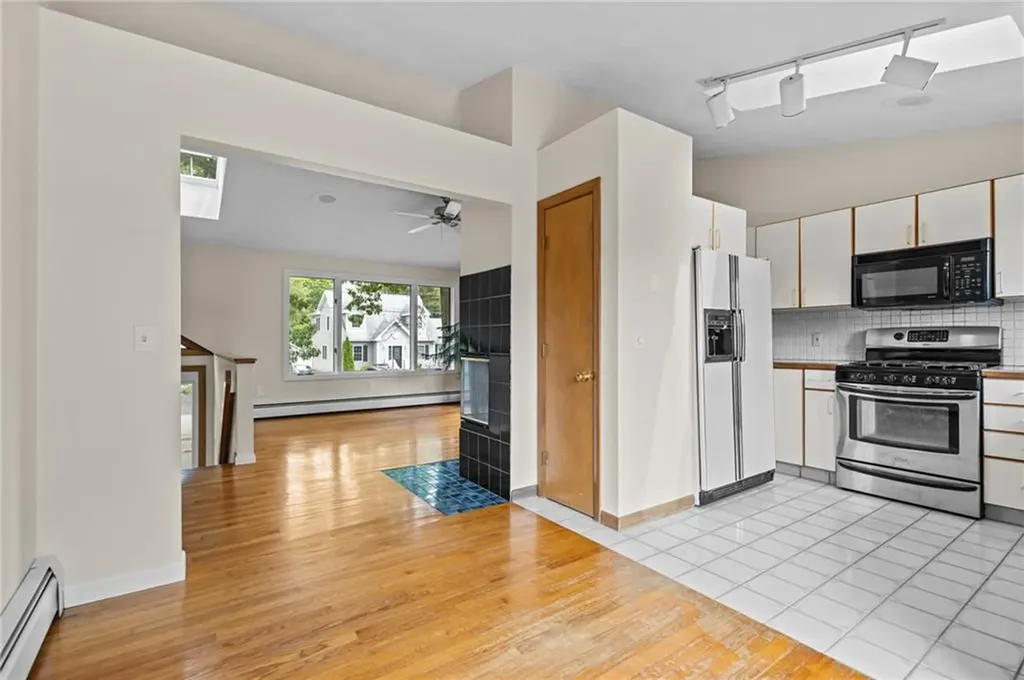 23 Lawndale Drive Warwick RI 02818