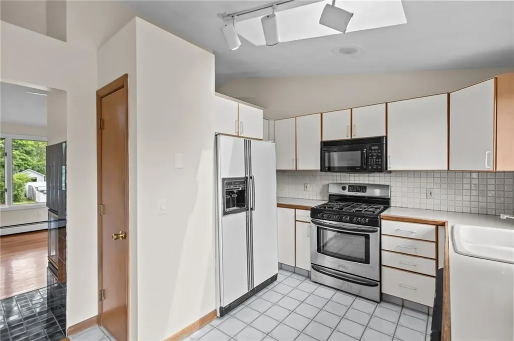 23 Lawndale Drive Warwick RI 02818