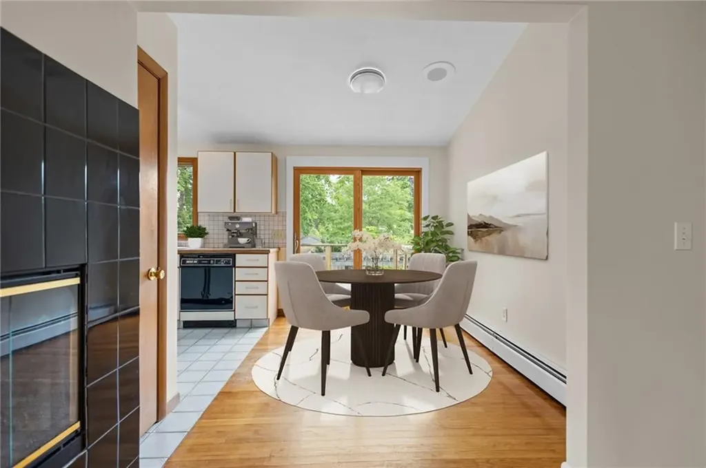 23 Lawndale Drive Warwick RI 02818