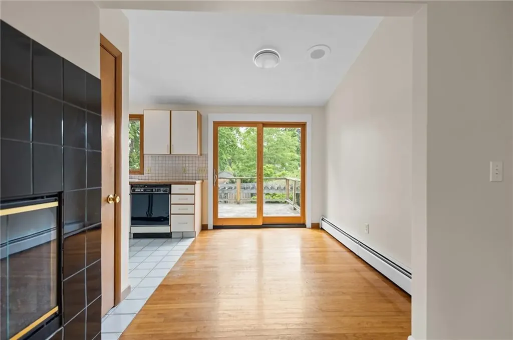 23 Lawndale Drive Warwick RI 02818